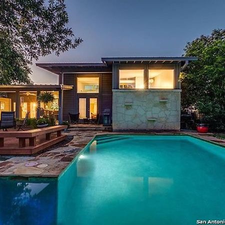 Serene Pool & Firepit In Stunning Home By Airport ซานอันโตนิโอ ภายนอก รูปภาพ