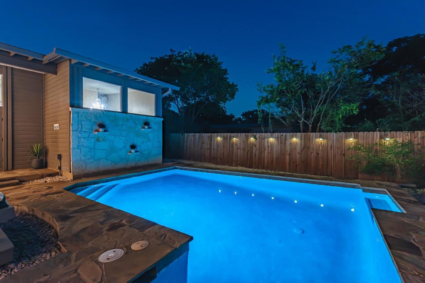 Serene Pool & Firepit In Stunning Home By Airport ซานอันโตนิโอ ภายนอก รูปภาพ