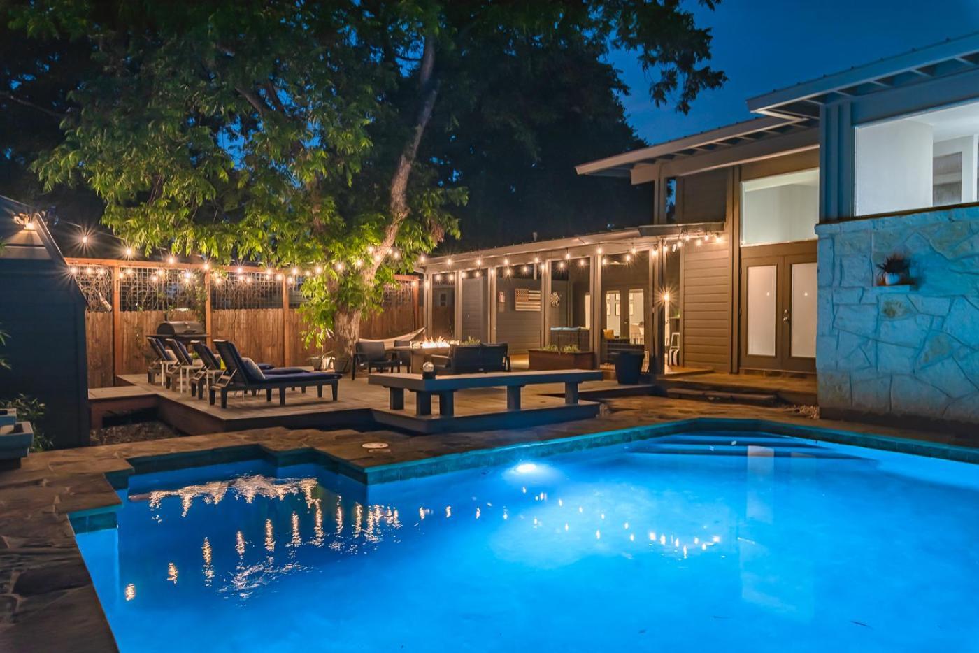 Serene Pool & Firepit In Stunning Home By Airport ซานอันโตนิโอ ภายนอก รูปภาพ